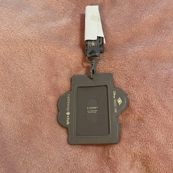 NEW DISNEY CRUISE LINE PLATINUM CASTAWAY CLUB LANYARD 25TH SILVER ANNIVERSARY - Picture 2 of 2